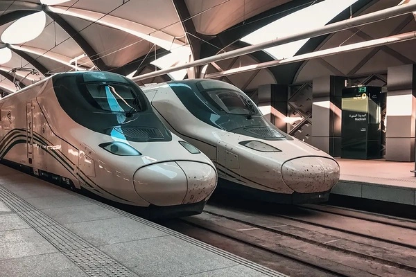 تجربة السفر داخل قطار الحرمين السريع في السعودية